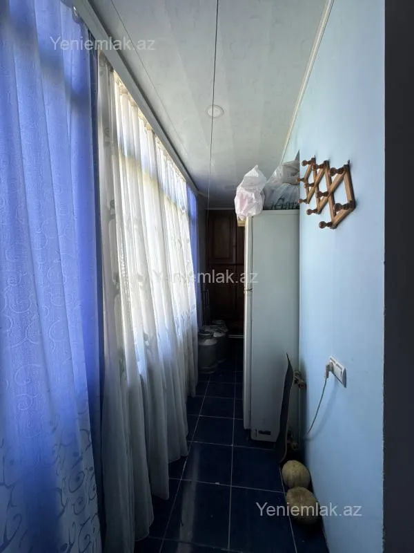 Satılır 4 otaqlı köhnə tikili 110 m²