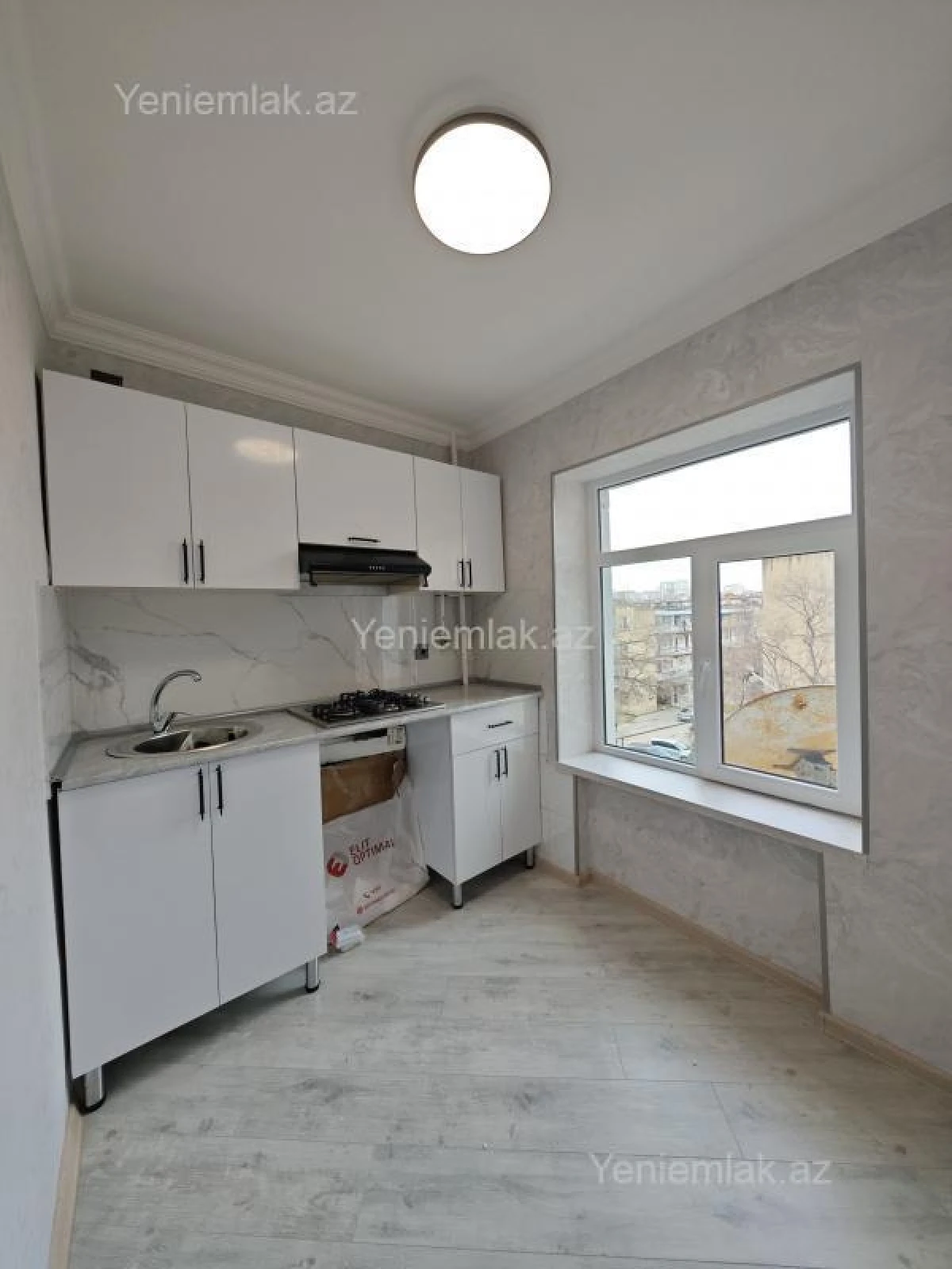 Satılır 2 otaqlı köhnə tikili 50 m²