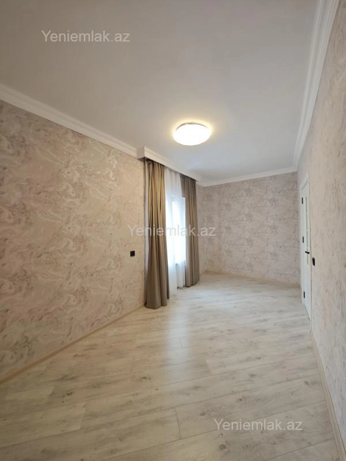 Satılır 2 otaqlı köhnə tikili 50 m²