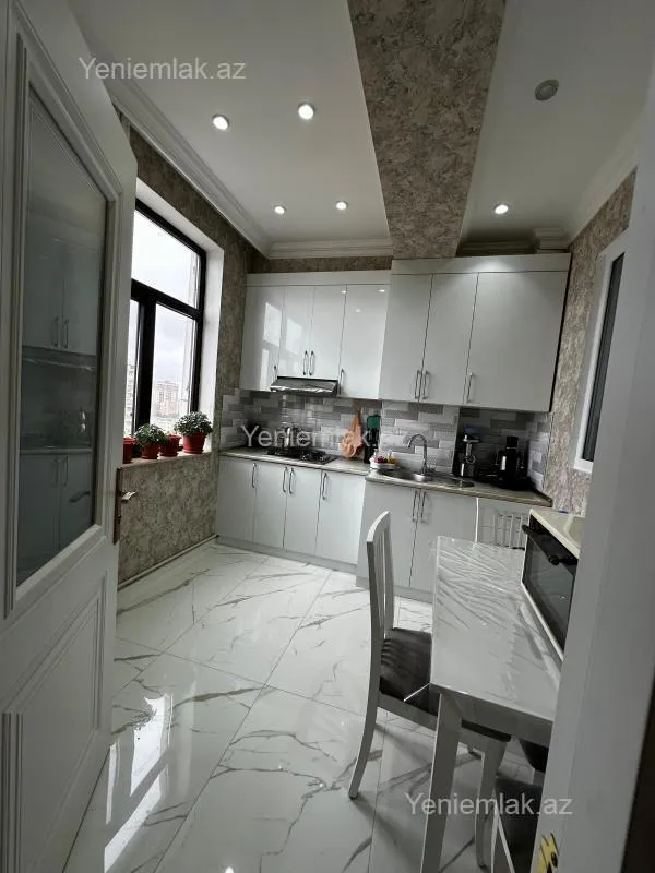 Satılır 2 otaqlı yeni tikili 60 m²