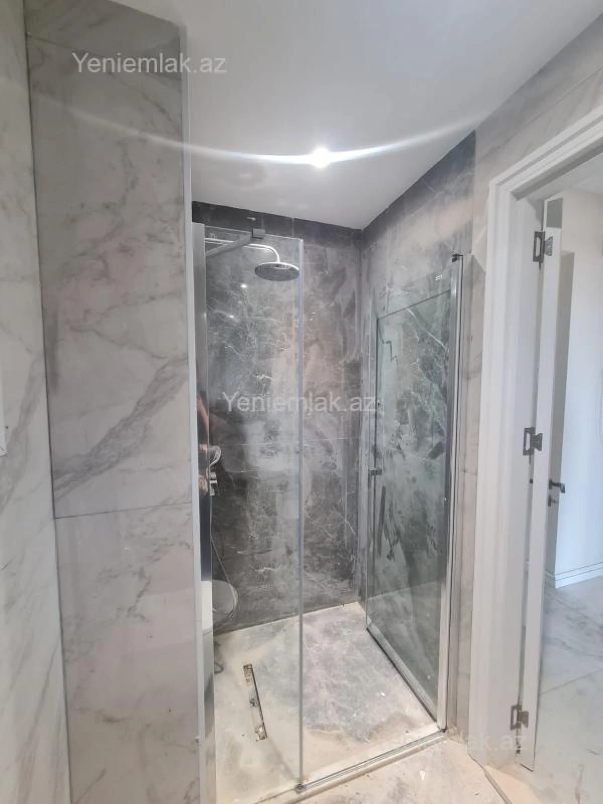 Satılır 3 otaqlı yeni tikili 75 m²