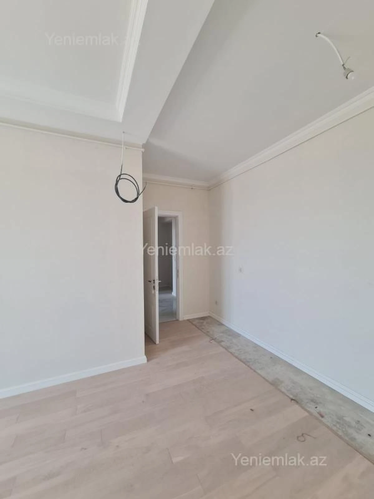Satılır 3 otaqlı yeni tikili 75 m²
