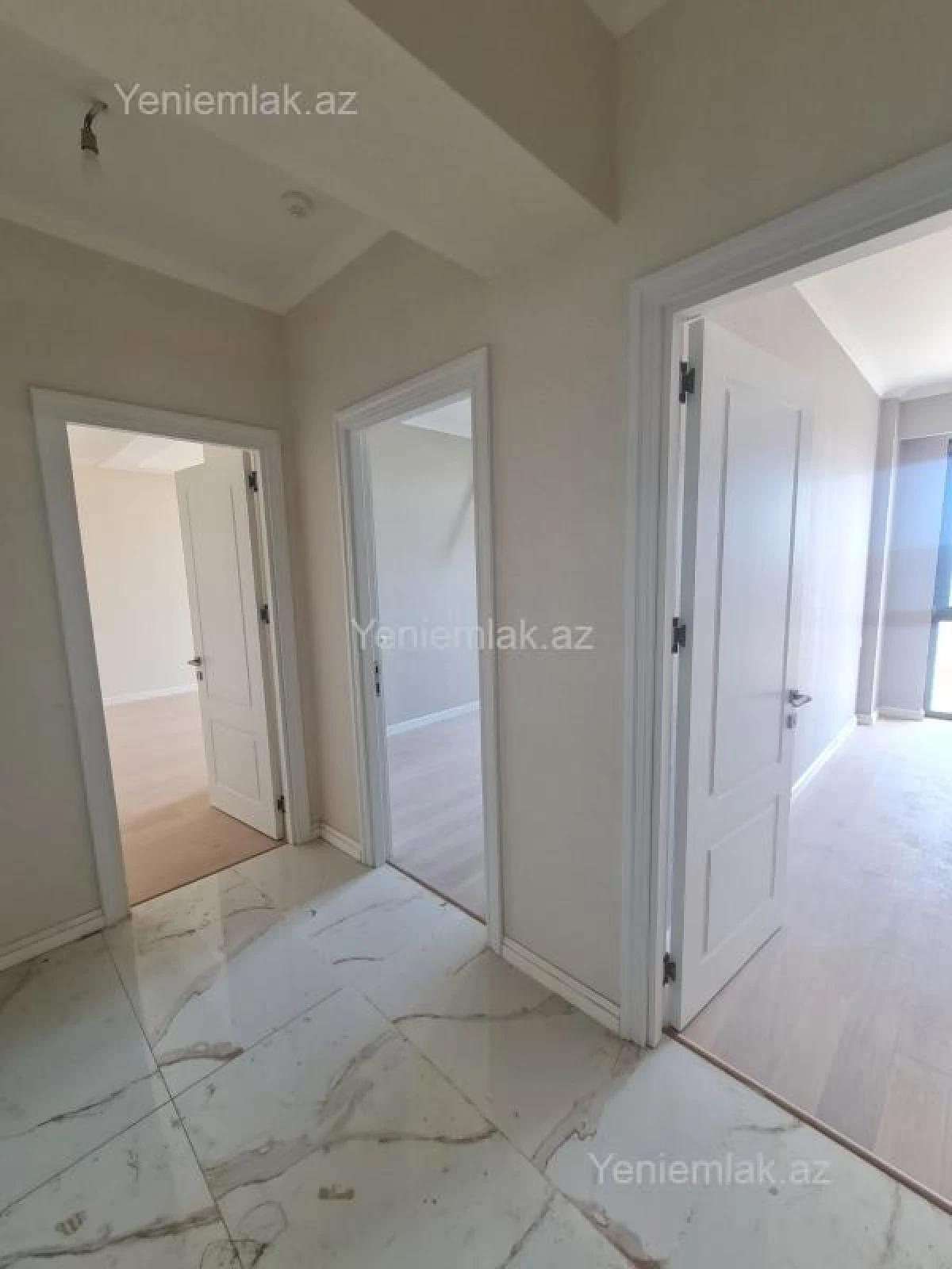 Satılır 3 otaqlı yeni tikili 75 m²