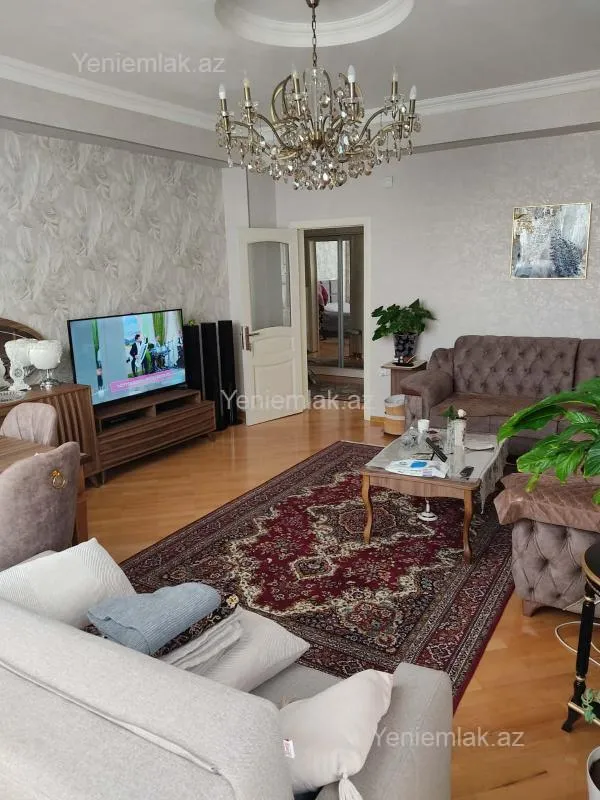 Satılır 2 otaqlı yeni tikili 80 m²