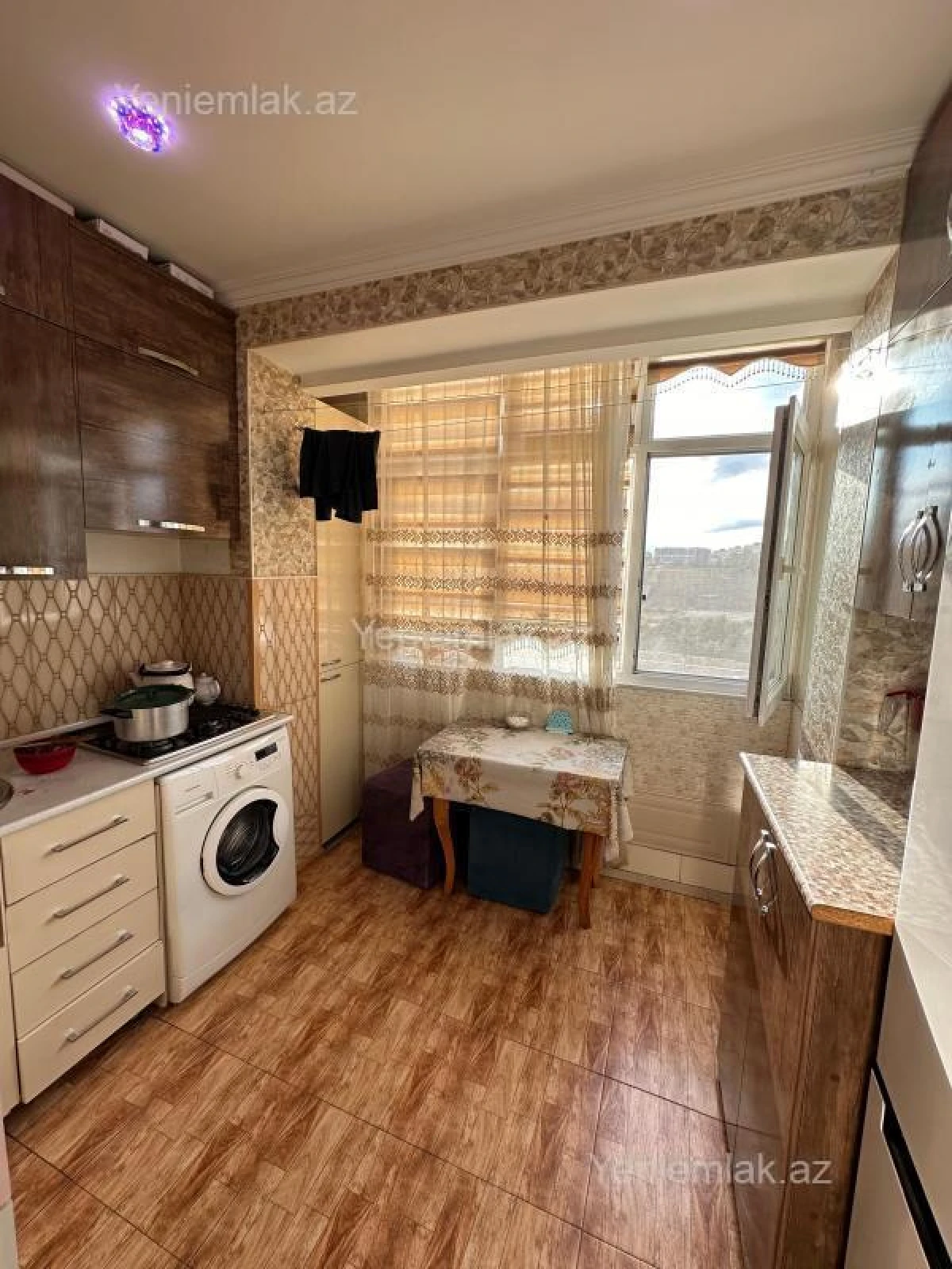 Satılır 2 otaqlı köhnə tikili 55 m²