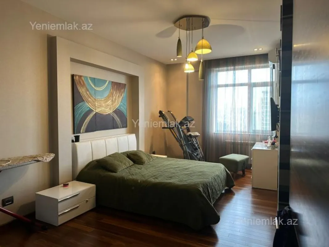 Satılır 4 otaqlı yeni tikili 183 m²