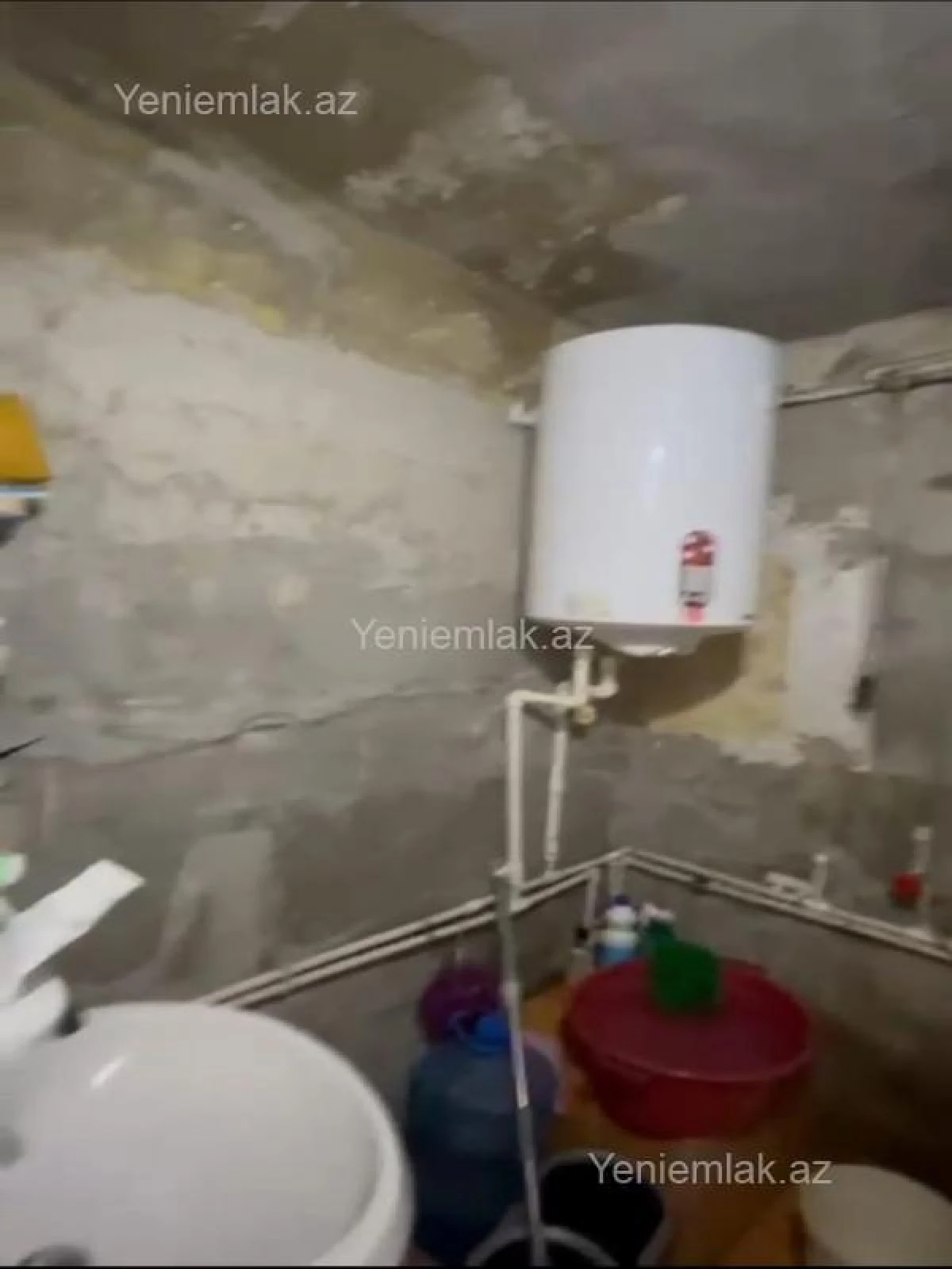 Satılır 1 otaqlı köhnə tikili 42 m²