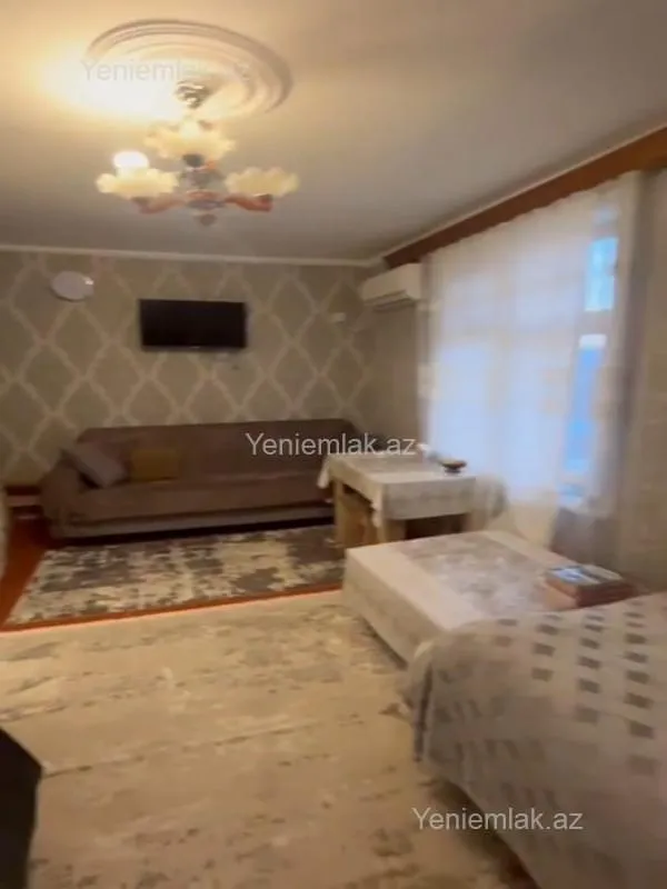Satılır 1 otaqlı köhnə tikili 42 m²