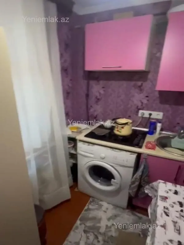 Satılır 1 otaqlı köhnə tikili 42 m²