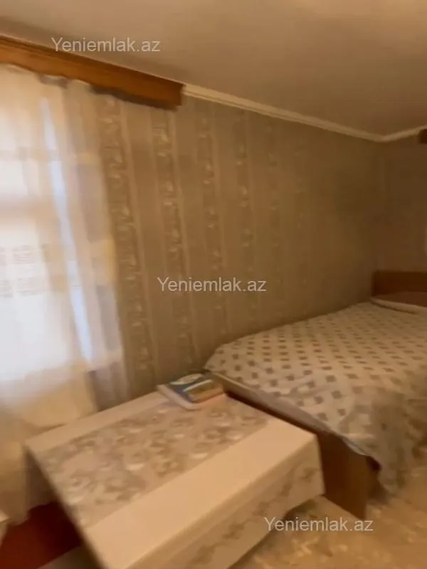 Satılır 1 otaqlı köhnə tikili 42 m²