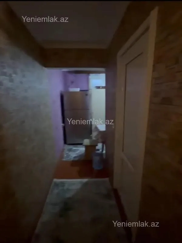 Satılır 1 otaqlı köhnə tikili 42 m²