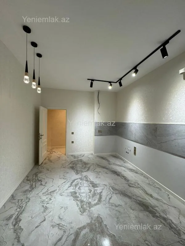 Satılır 2 otaqlı yeni tikili 80 m²