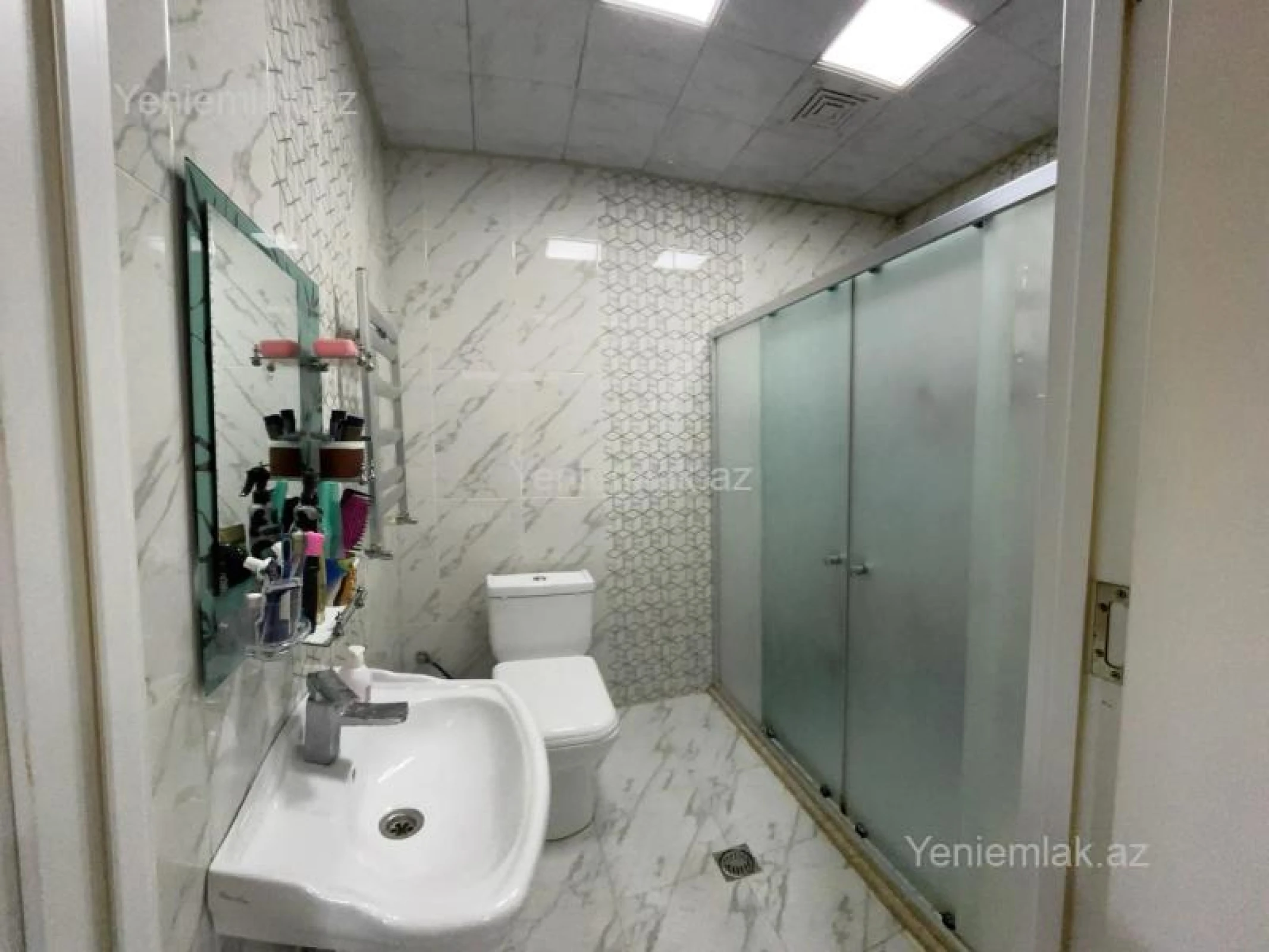 Satılır 3 otaqlı yeni tikili 65 m²