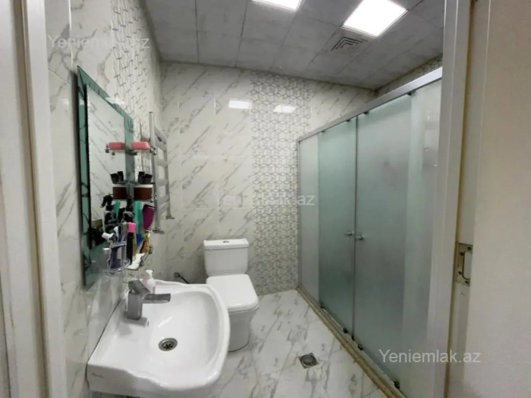 Satılır 3 otaqlı yeni tikili 65 m²