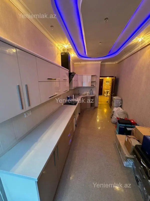 Satılır 3 otaqlı yeni tikili 120 m²