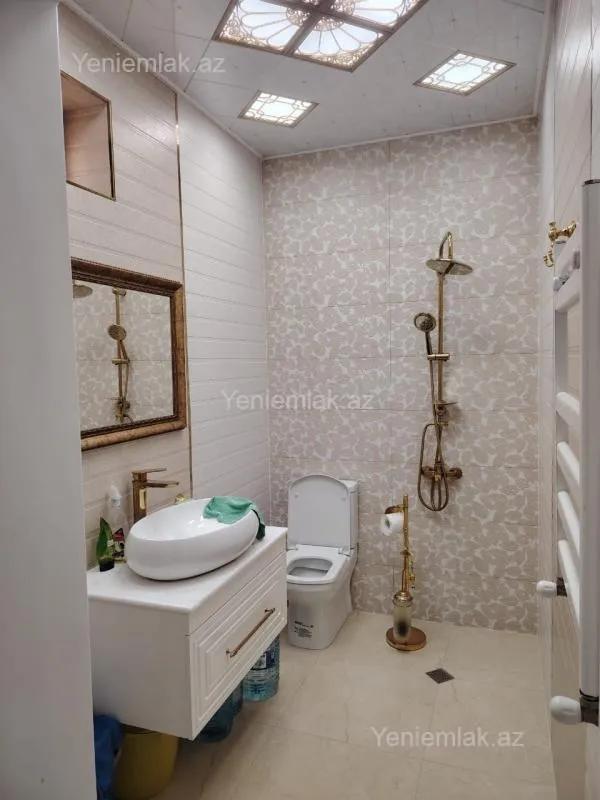Satılır 4 otaqlı həyət evi 228 m²
