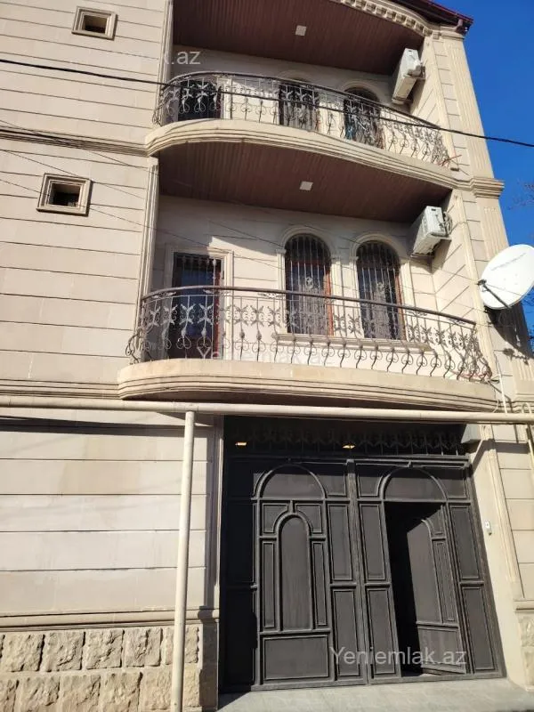 Satılır 4 otaqlı həyət evi 228 m²