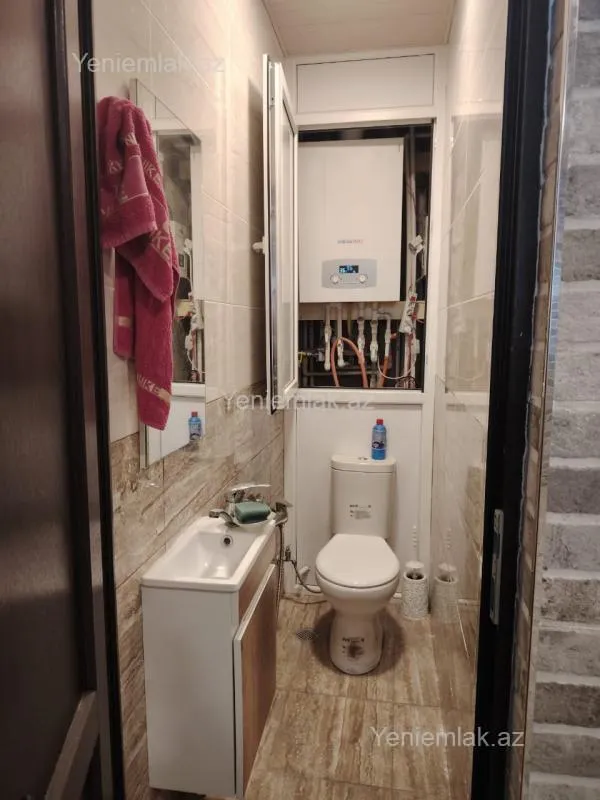 Satılır 4 otaqlı həyət evi 228 m²