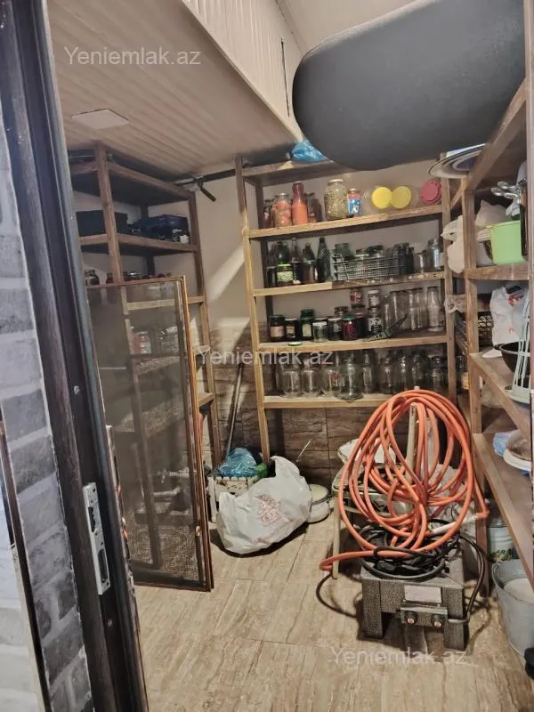 Satılır 4 otaqlı həyət evi 228 m²