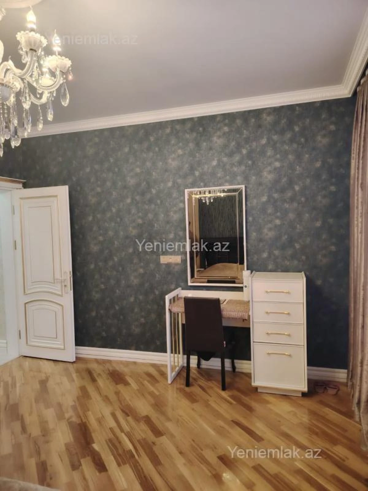 Satılır 4 otaqlı həyət evi 228 m²