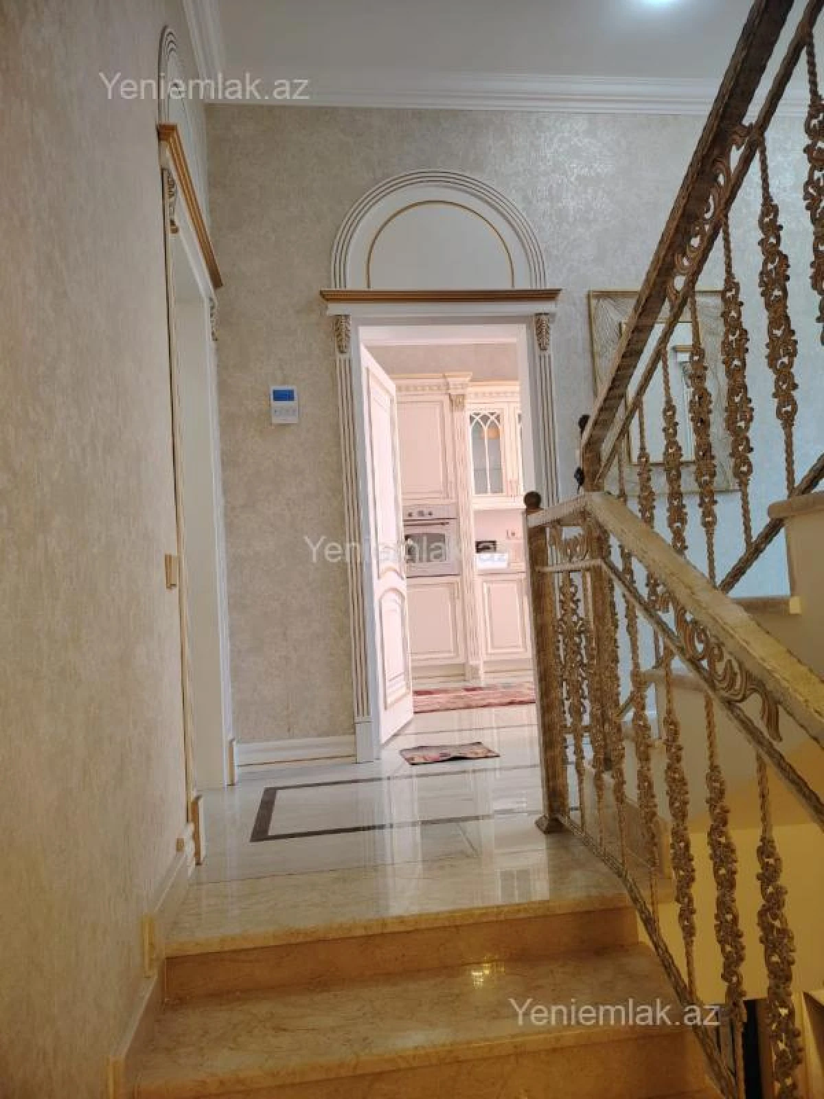Satılır 4 otaqlı həyət evi 228 m²