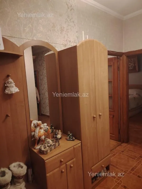 Satılır 4 otaqlı köhnə tikili 120 m²