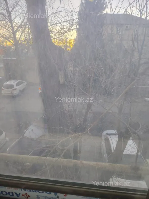 Satılır 4 otaqlı köhnə tikili 120 m²