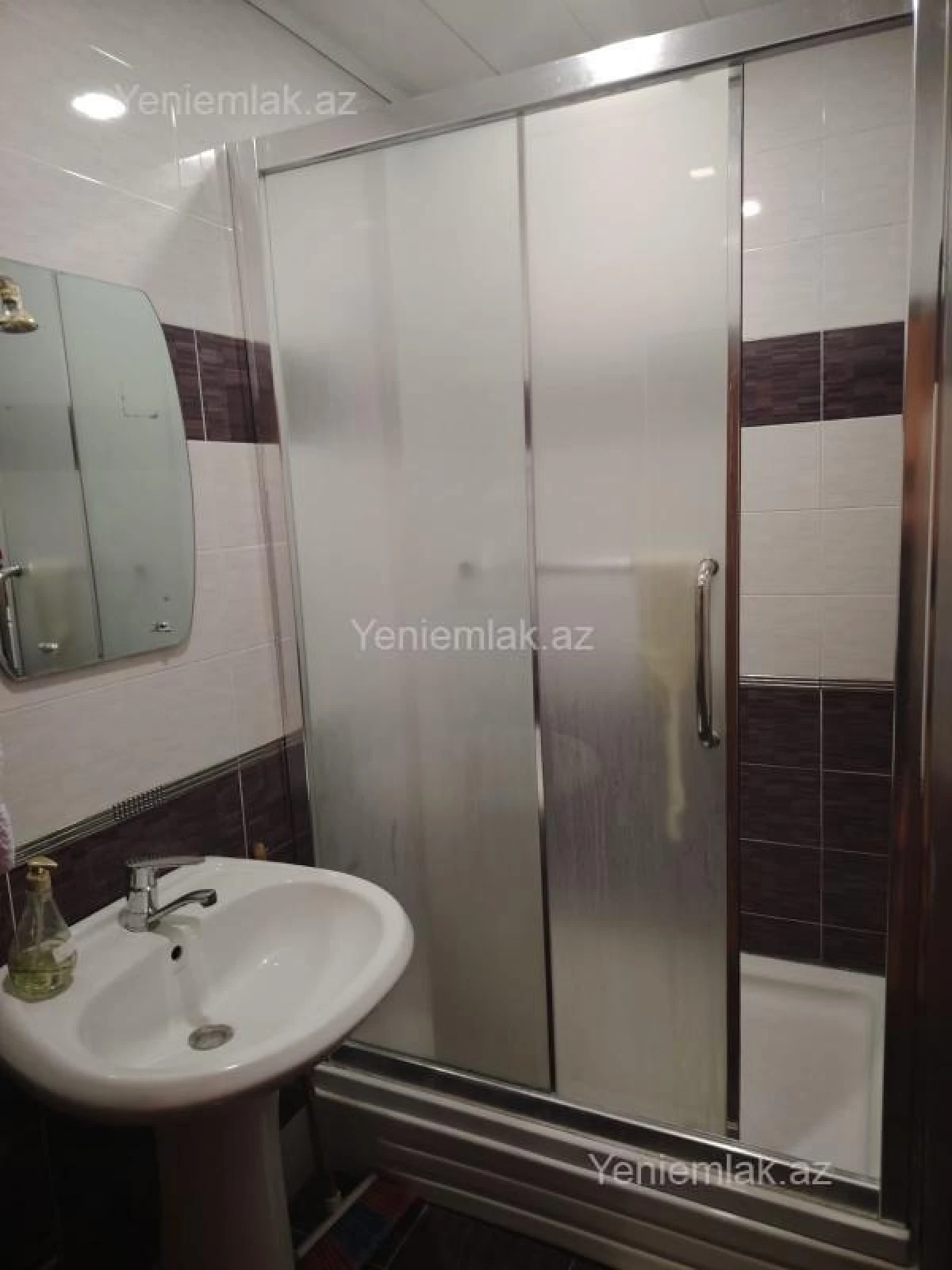 Satılır 4 otaqlı köhnə tikili 120 m²