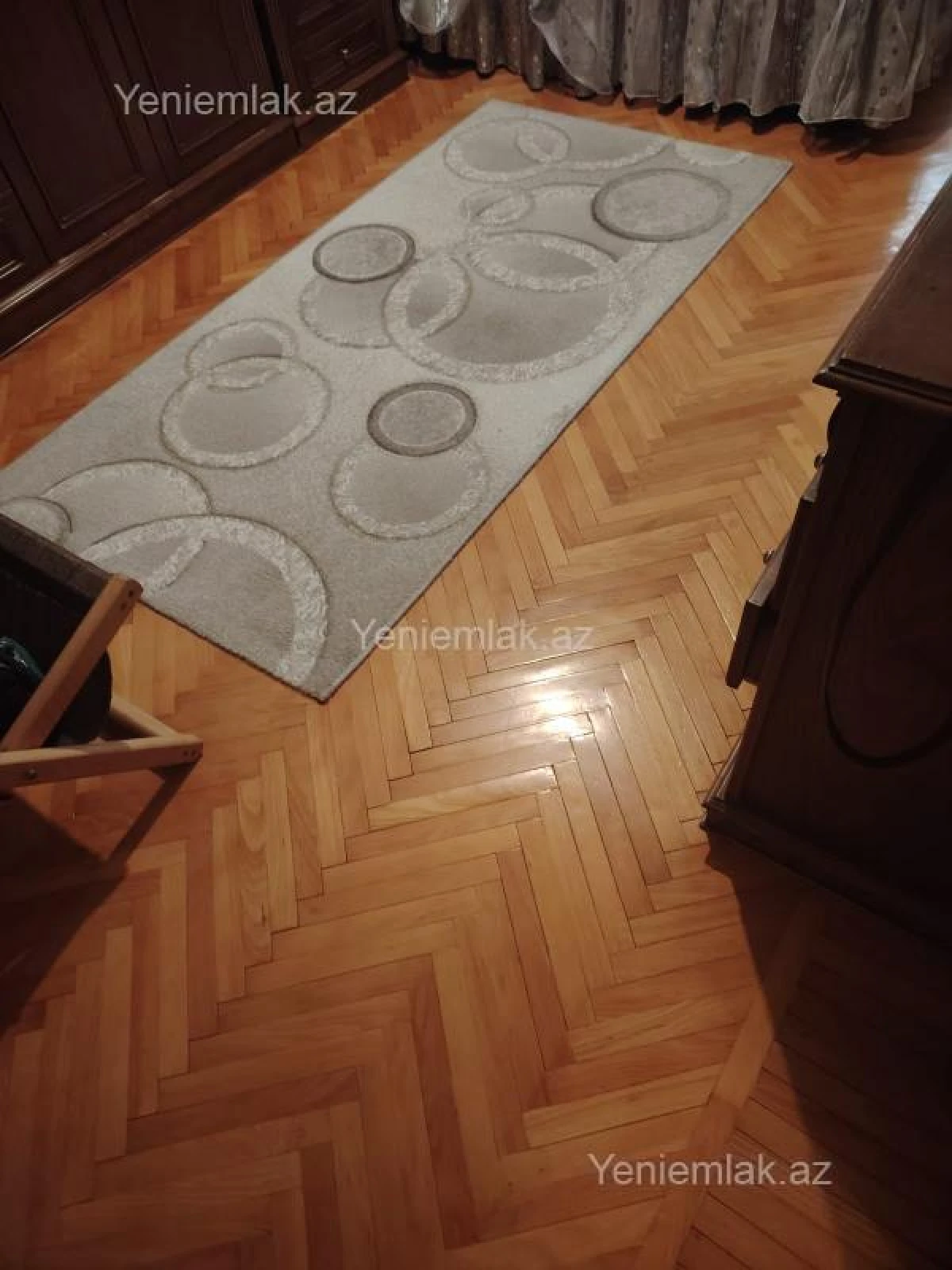 Satılır 4 otaqlı köhnə tikili 120 m²