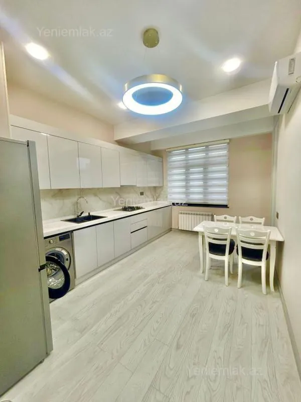 Satılır 2 otaqlı yeni tikili 80 m²