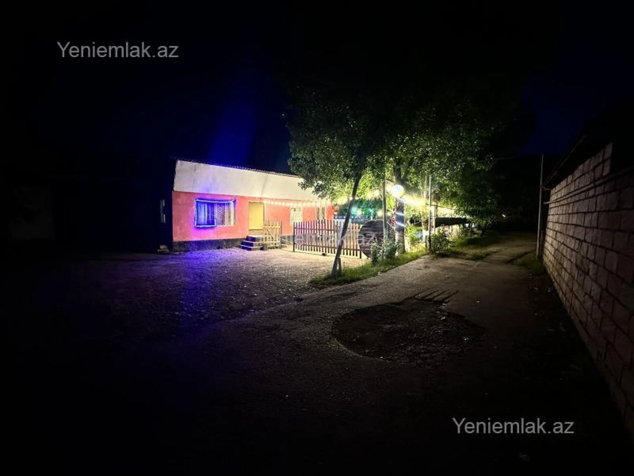 Satılır 5 otaqlı obyekt 136 m²