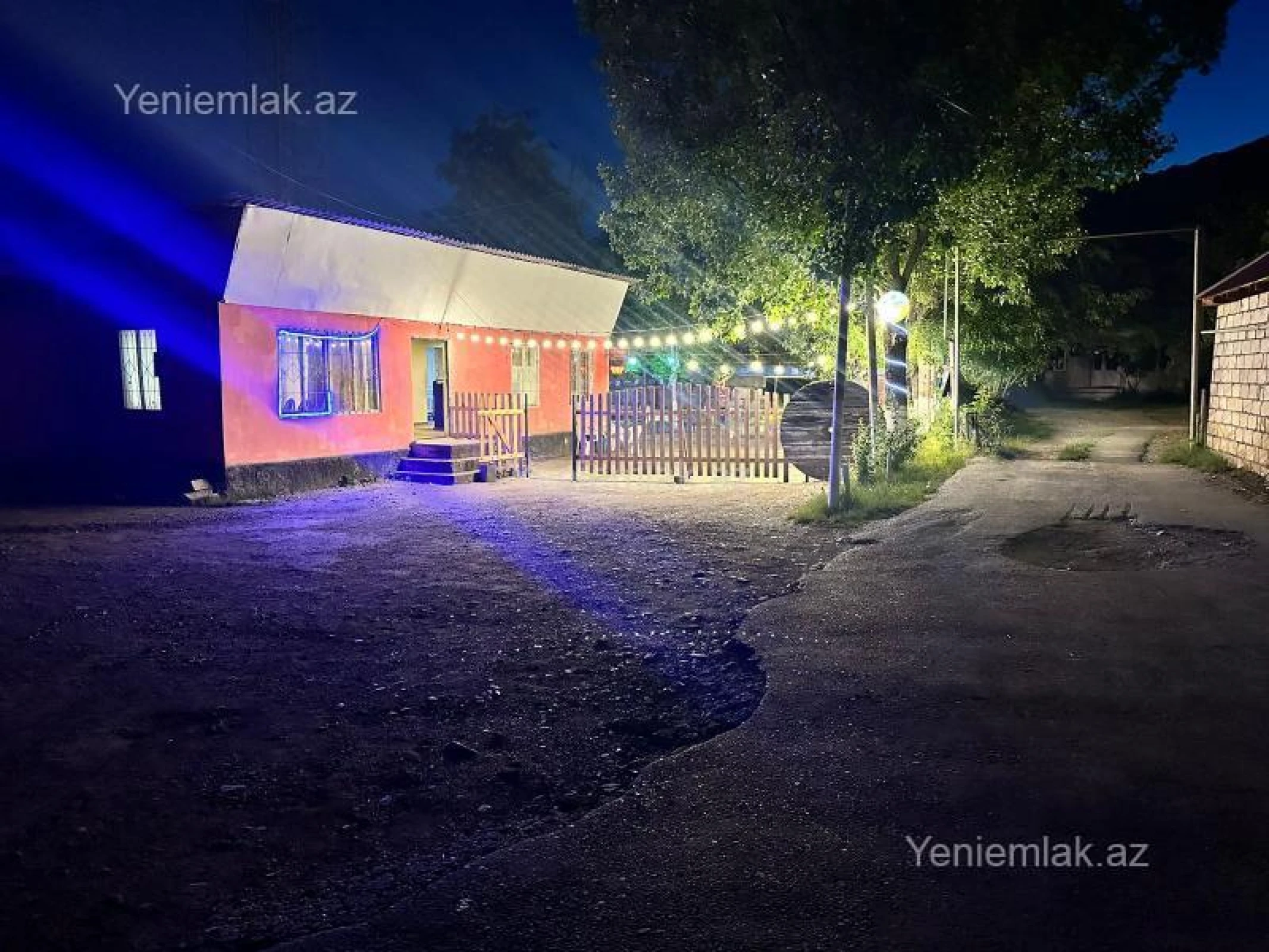 Satılır 5 otaqlı obyekt 136 m²