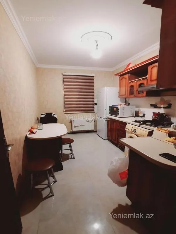 Satılır 2 otaqlı köhnə tikili 55 m²