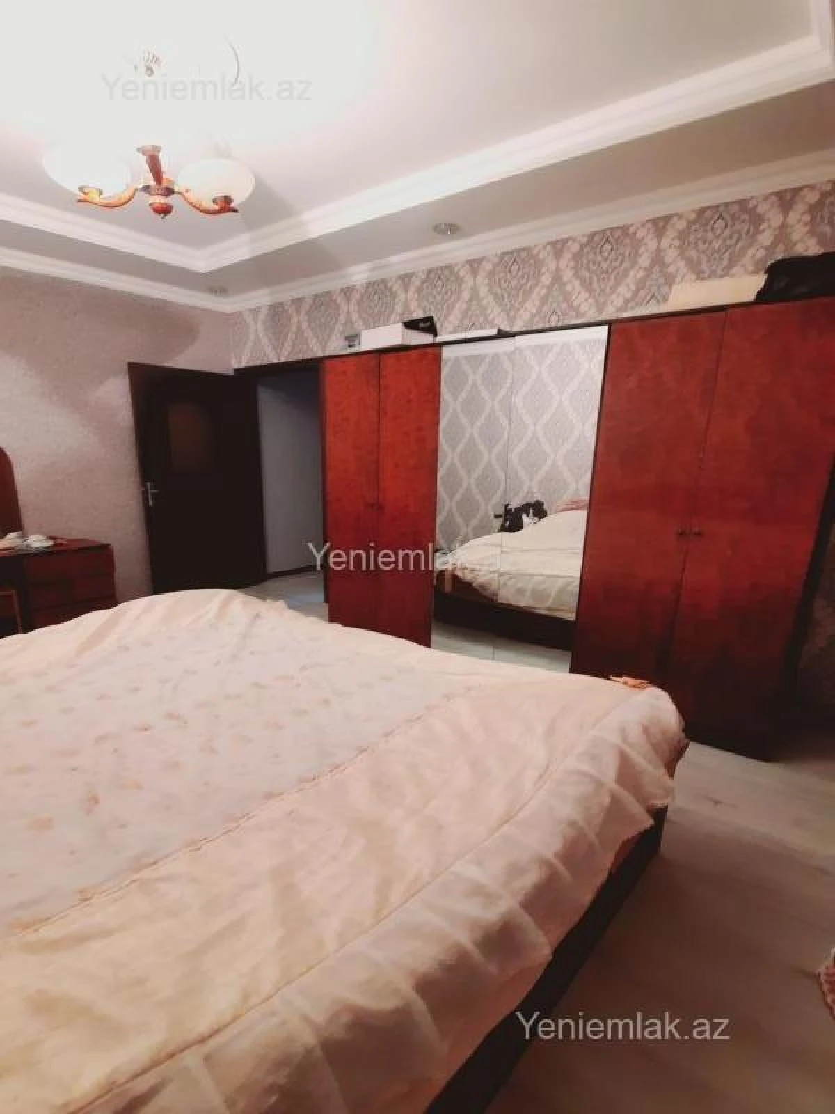 Satılır 2 otaqlı köhnə tikili 55 m²