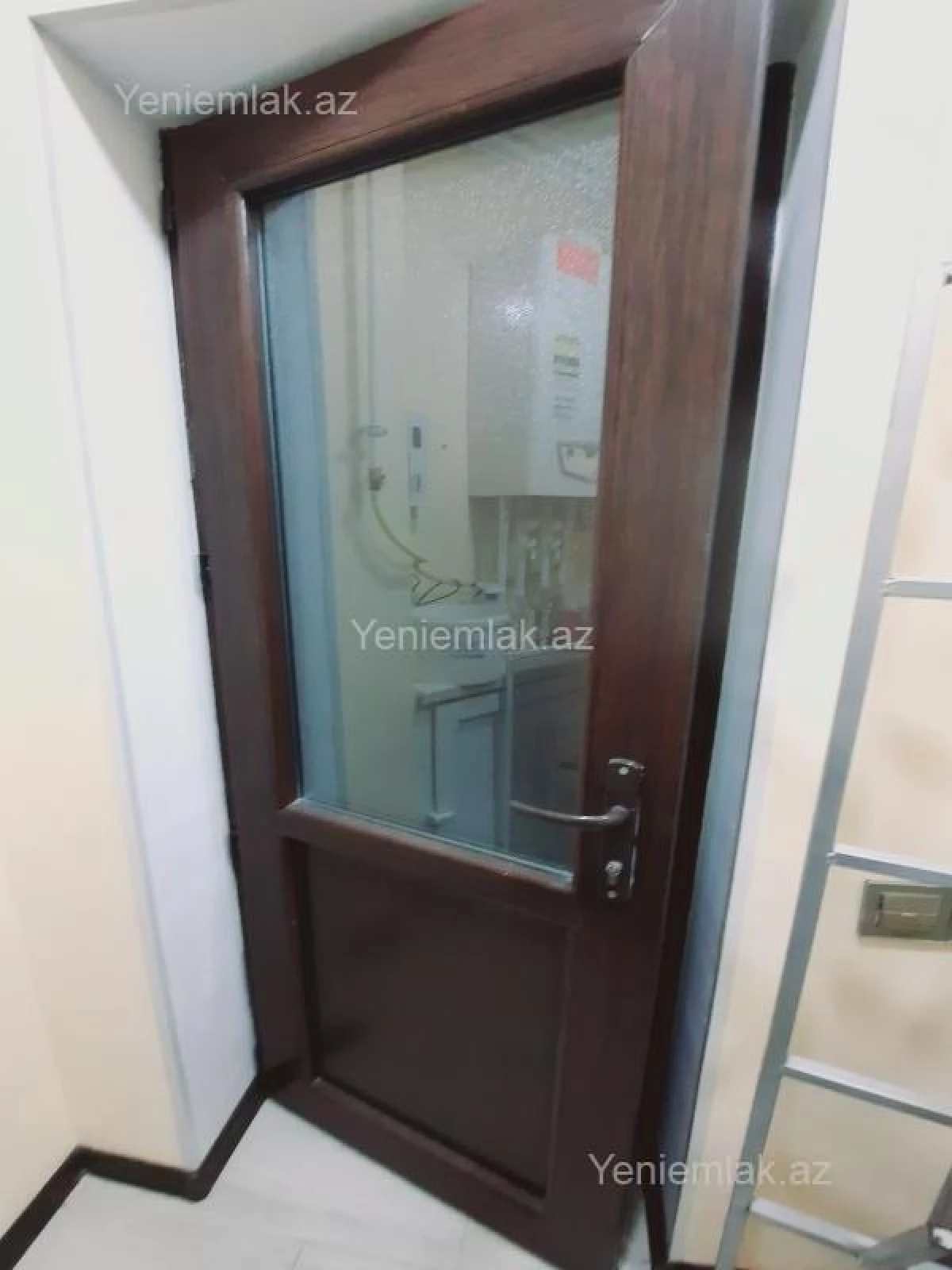 Satılır 2 otaqlı köhnə tikili 55 m²
