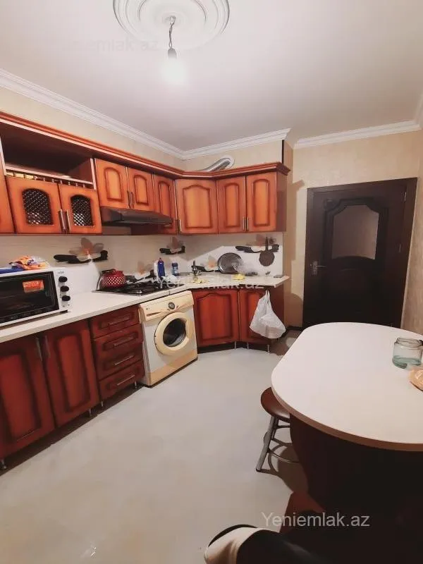 Satılır 2 otaqlı köhnə tikili 55 m²