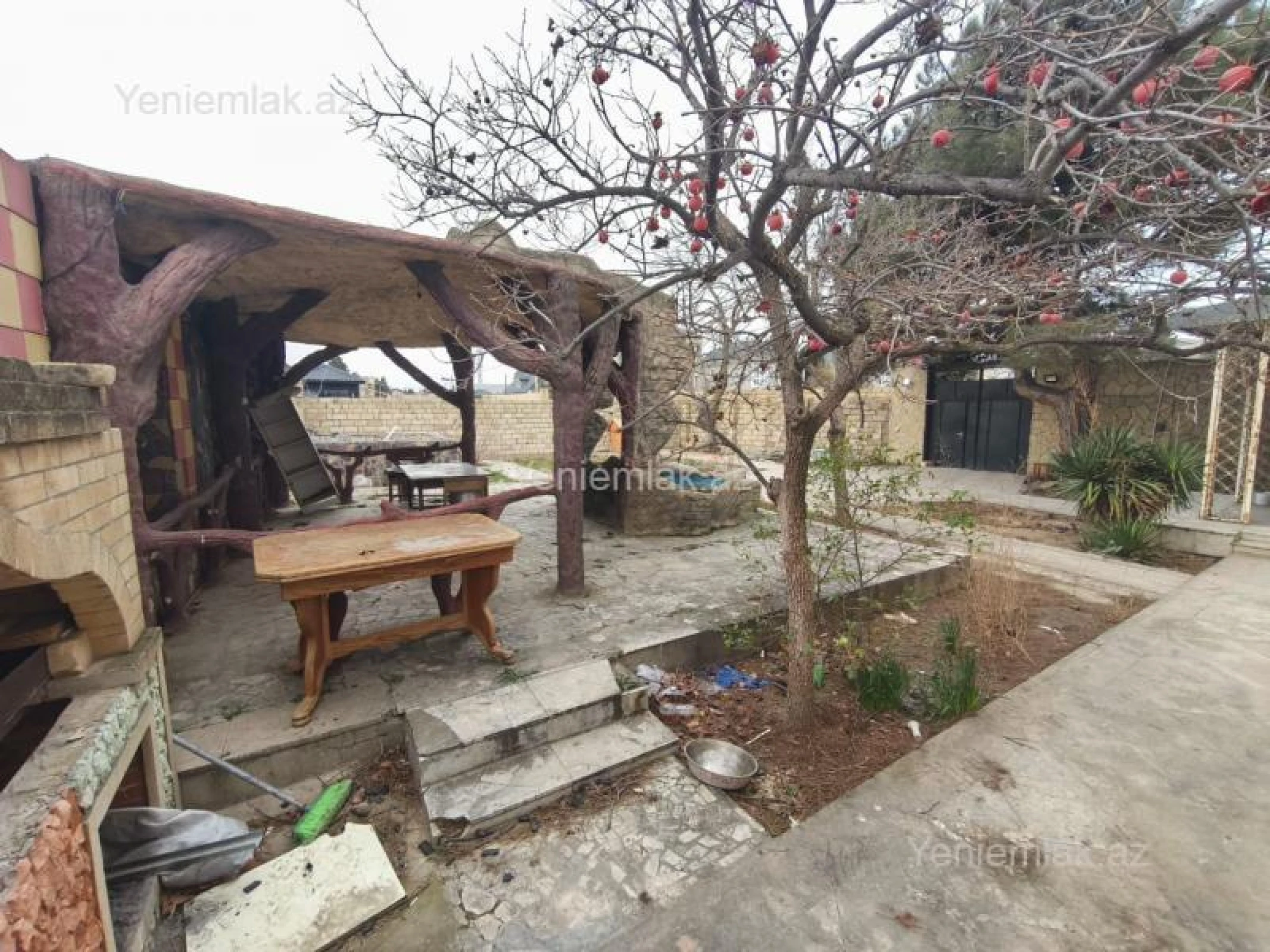 Satılır 5 otaqlı həyət evi 300 m²