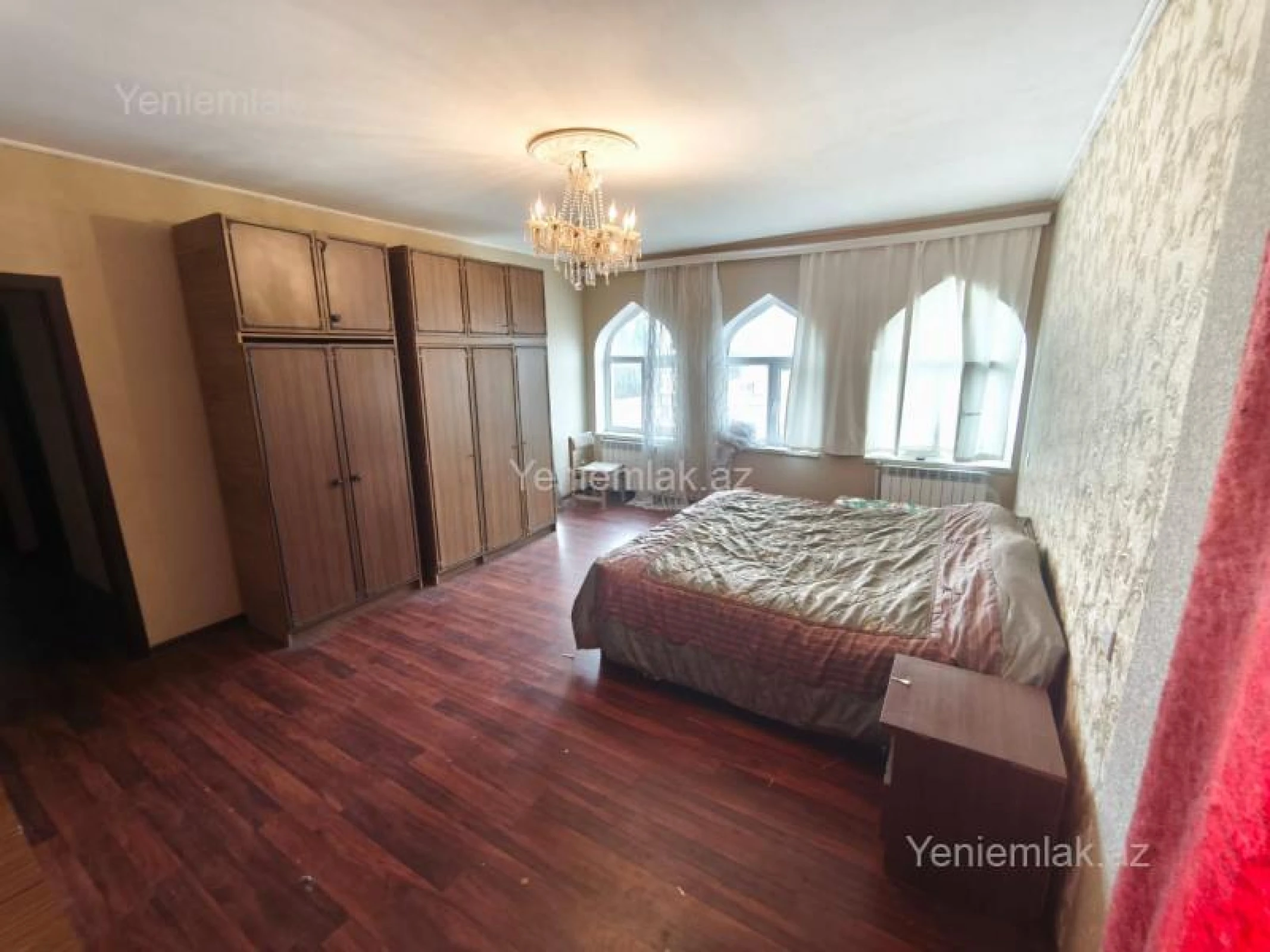 Satılır 5 otaqlı həyət evi 300 m²