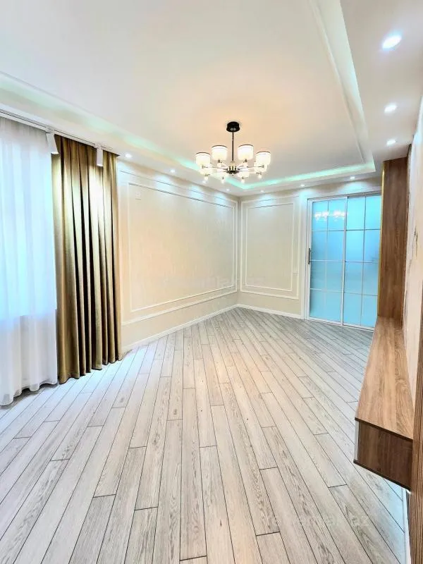 Satılır 2 otaqlı köhnə tikili 60 m²