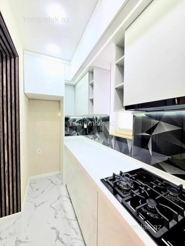 Satılır 2 otaqlı köhnə tikili 60 m²
