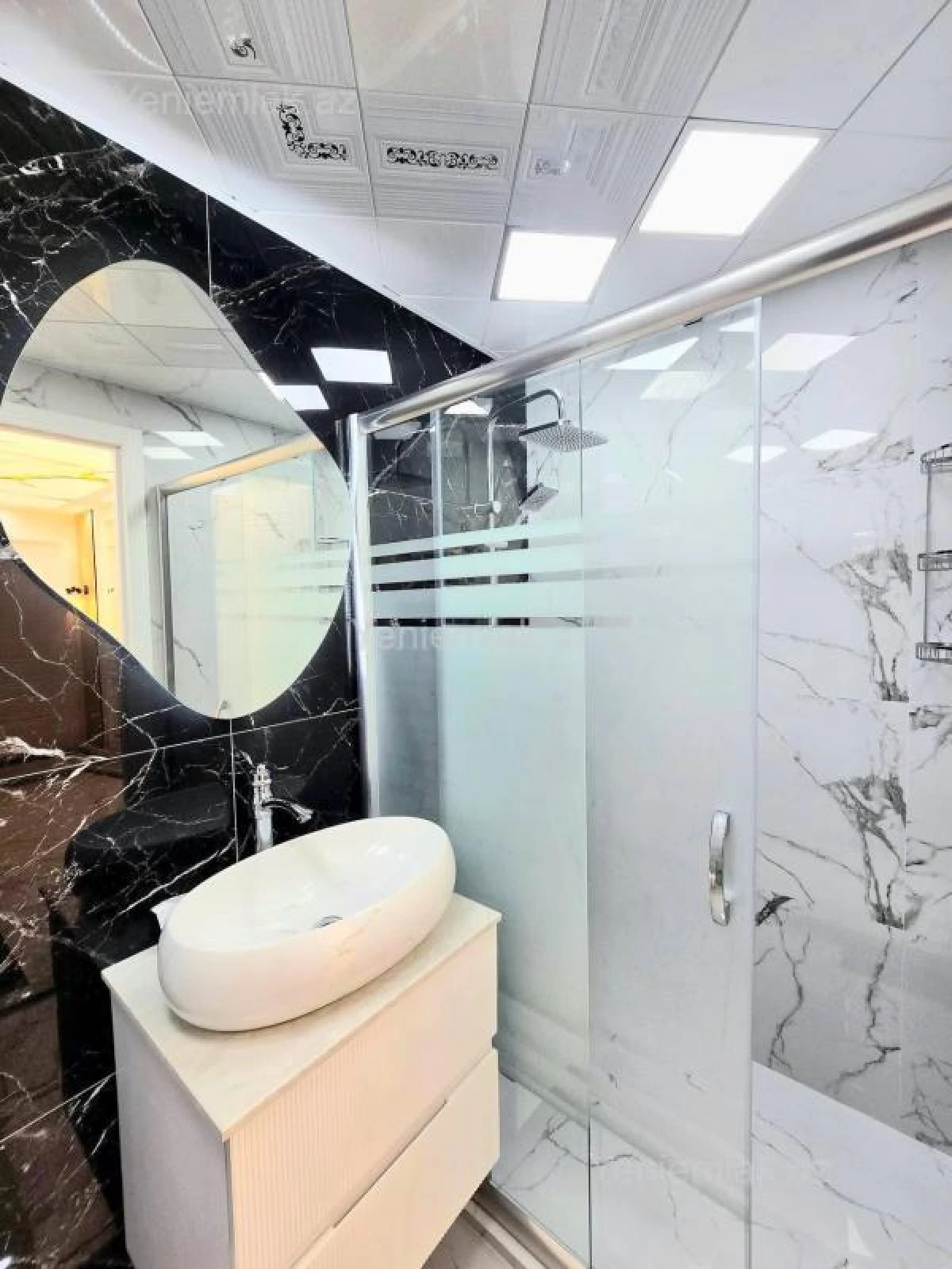 Satılır 2 otaqlı köhnə tikili 60 m²