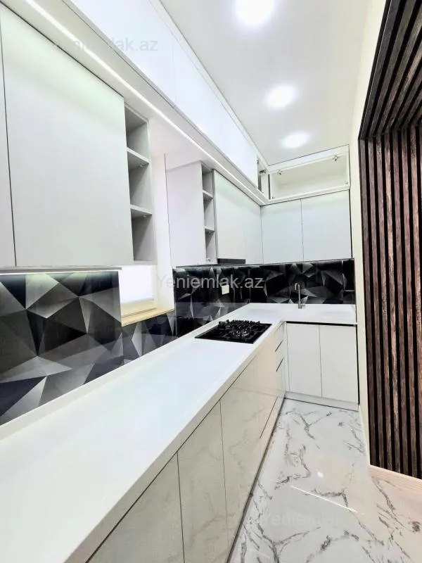 Satılır 2 otaqlı köhnə tikili 60 m²
