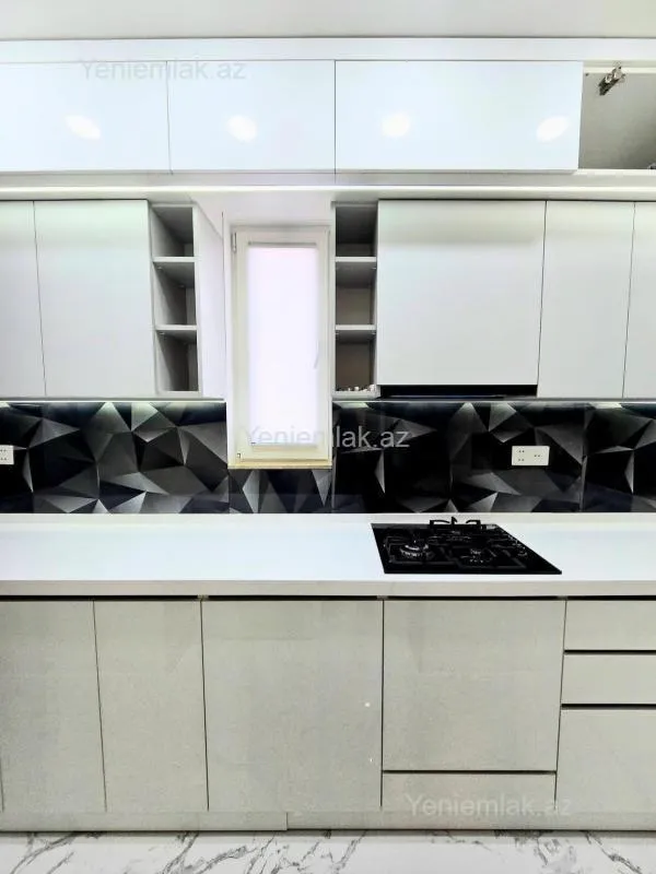 Satılır 2 otaqlı köhnə tikili 60 m²