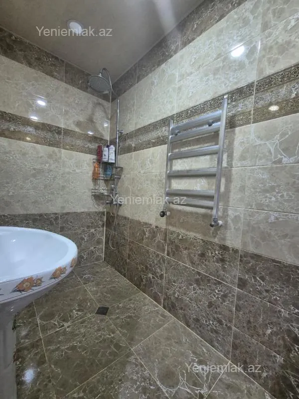 Satılır 3 otaqlı yeni tikili 80 m²