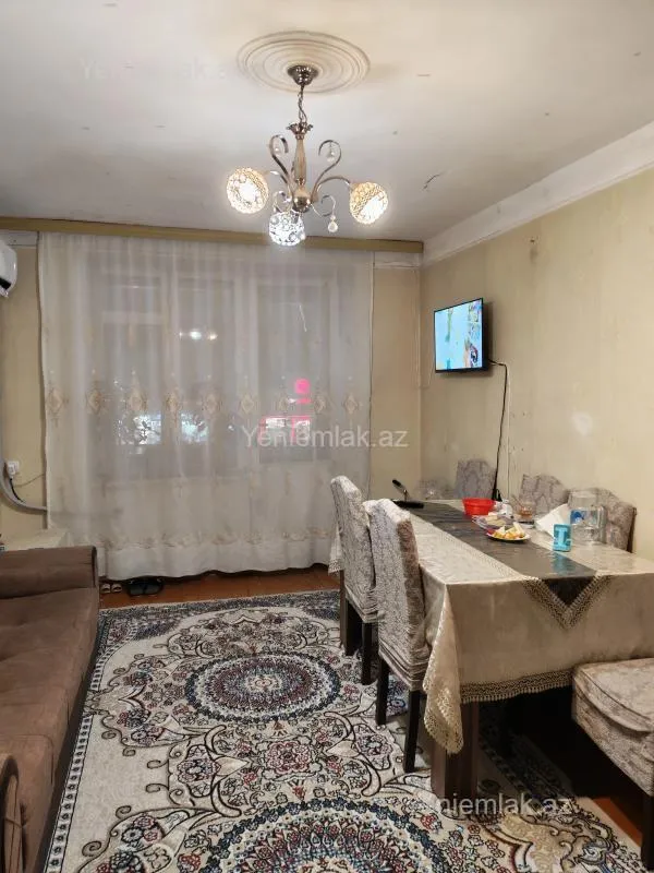 Satılır 2 otaqlı köhnə tikili 45 m²