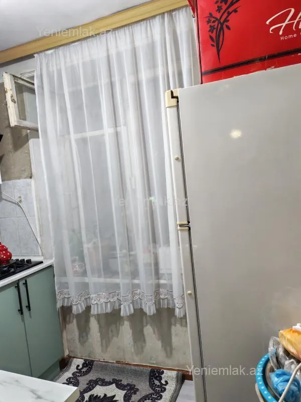 Satılır 2 otaqlı köhnə tikili 45 m²
