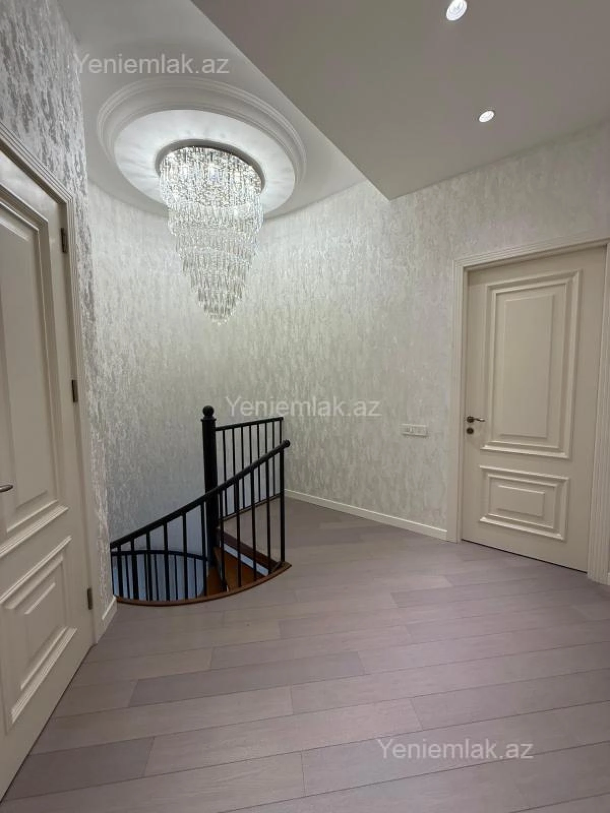 Satılır 4 otaqlı yeni tikili 165 m²