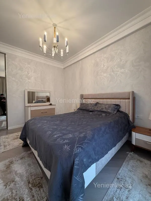 Satılır 4 otaqlı yeni tikili 165 m²