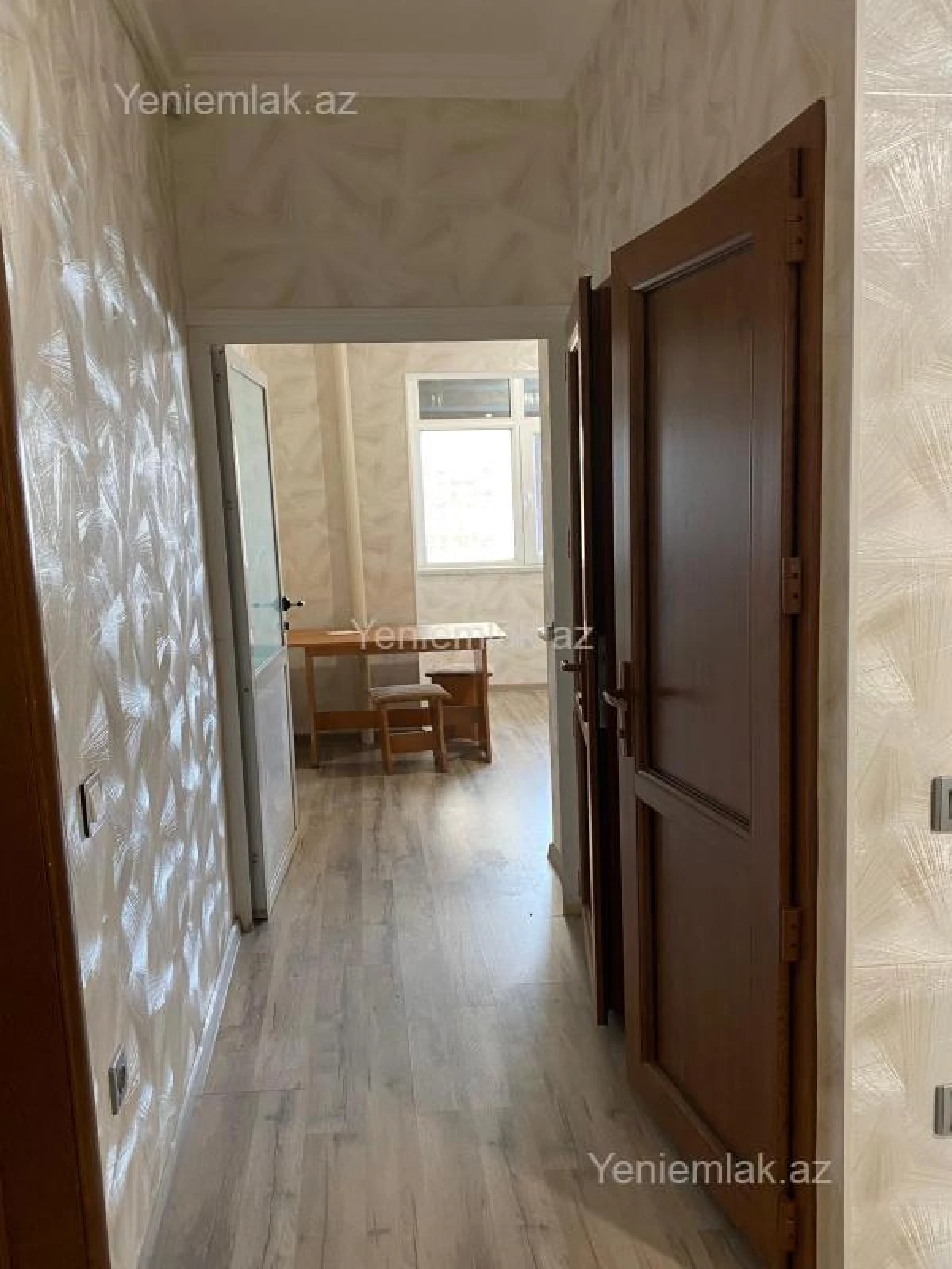 Satılır 2 otaqlı köhnə tikili 65 m²