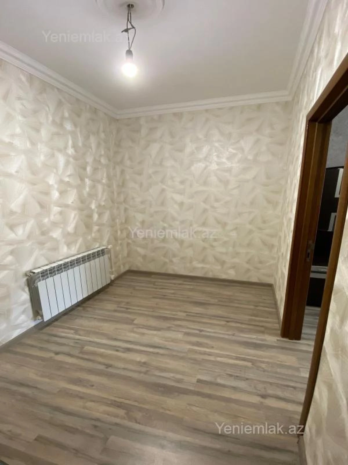 Satılır 2 otaqlı köhnə tikili 65 m²